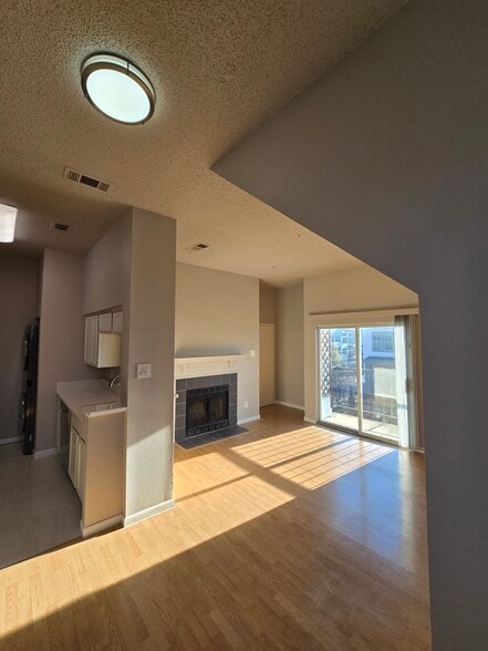 Building Photo - 3701 Cedarplaza Ln