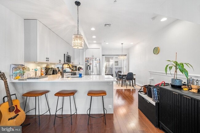 Building Photo - 1333 N Howard St