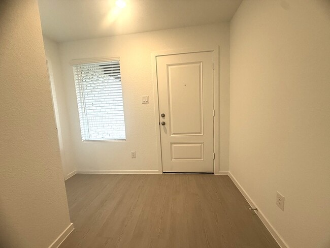 Building Photo - 1520 Crowson Rdg