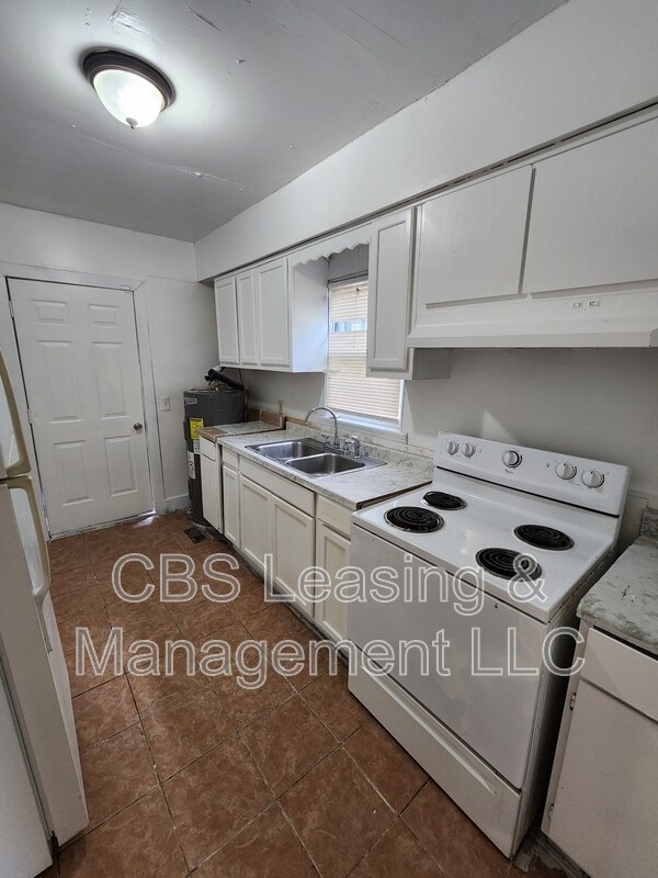 Building Photo - 23 Mason Dr