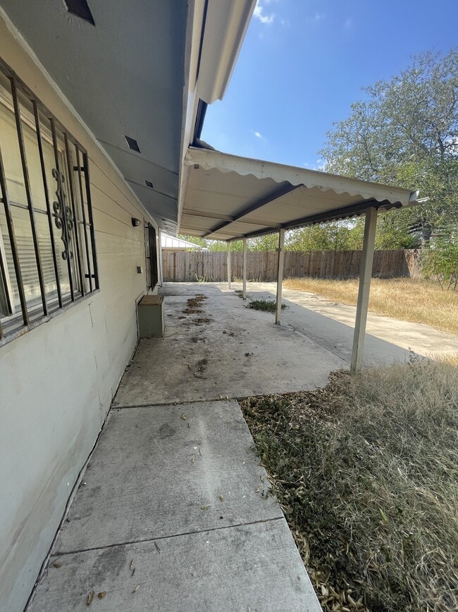 Building Photo - 179 Shadow Valley Dr