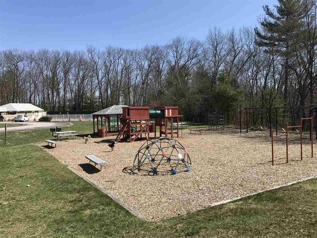 Building Photo - 95 Powers St