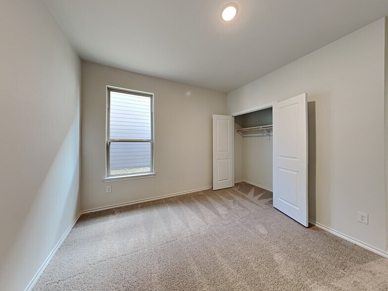 Building Photo - 1629 Briar Hunt Dr