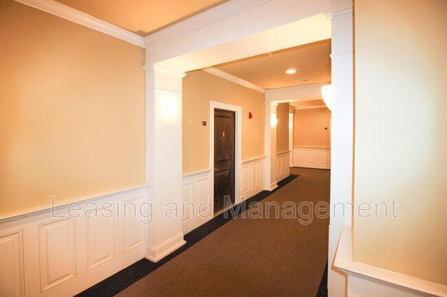 Building Photo - 2244 Ashley Crossing Dr