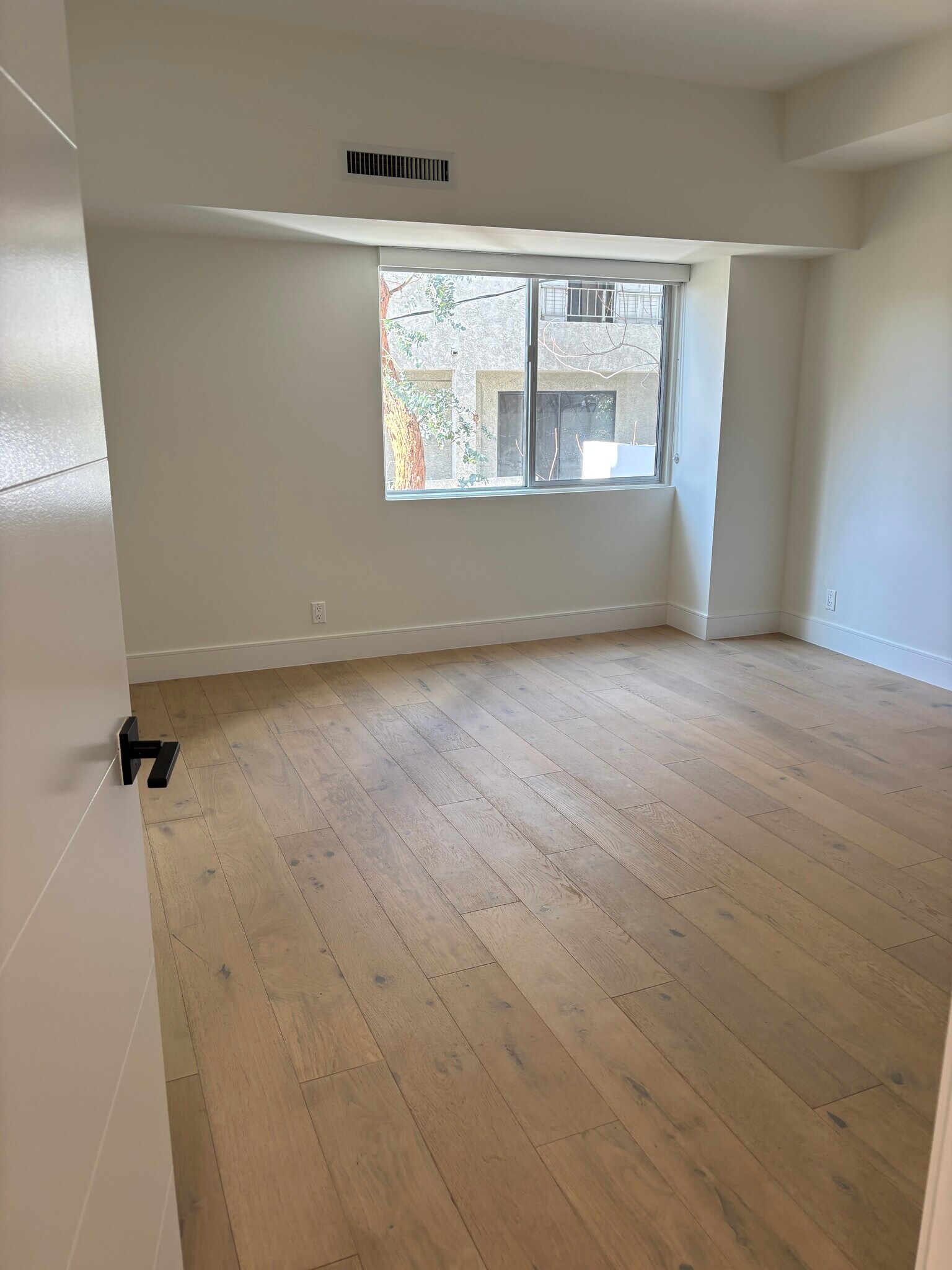 Building Photo - 1155 N La Cienega Blvd