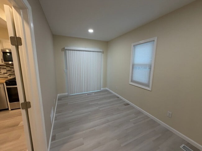 Building Photo - Completely remodeled ranch in Wyoming