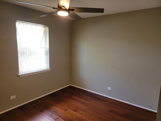 Building Photo - 102 Stirling Ln