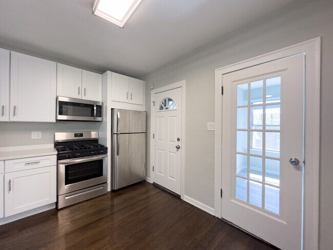 Building Photo - 5259 W Nelson St