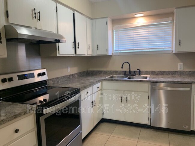 Building Photo - 6527 Old Shell Rd