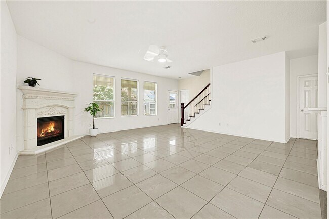 Building Photo - 19438 Hillside Springs Cir