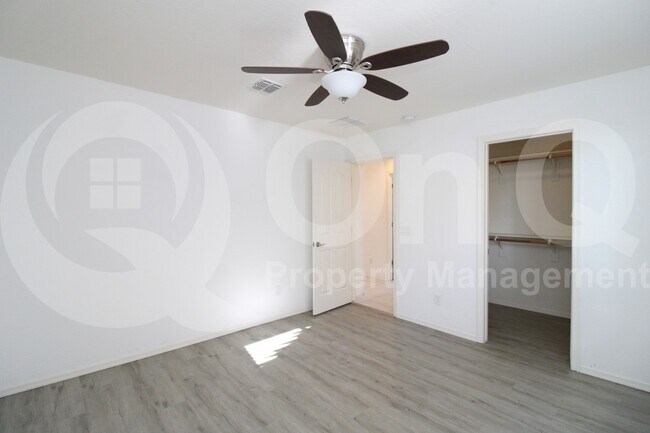 Building Photo - 1819 W Bonanza Dr
