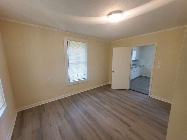 Building Photo - 320 Macon St