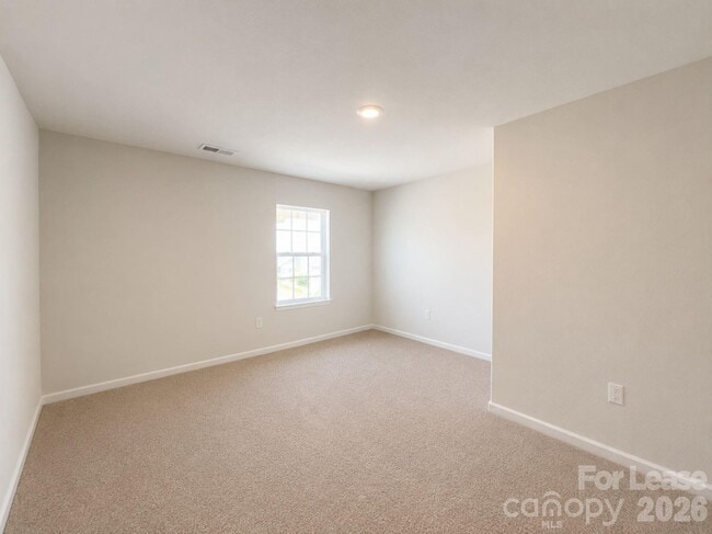 Building Photo - 5044 Wolfridge Ave