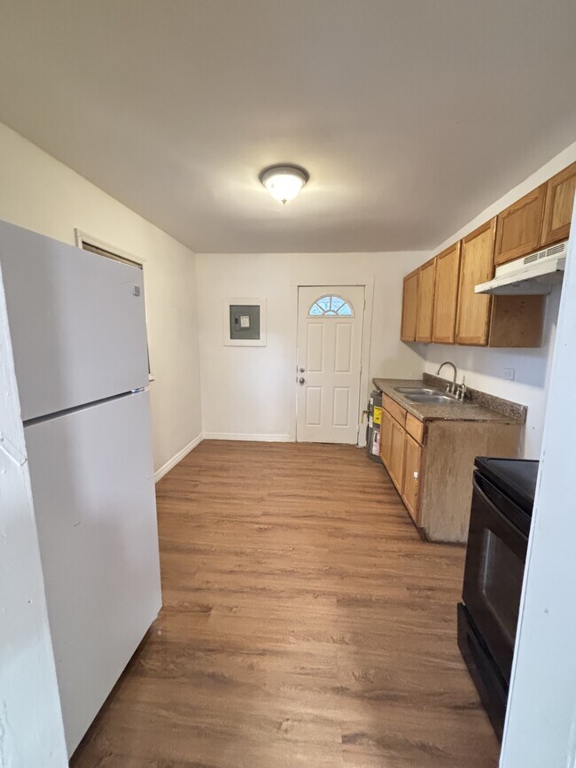 Building Photo - 1764 E 26th St