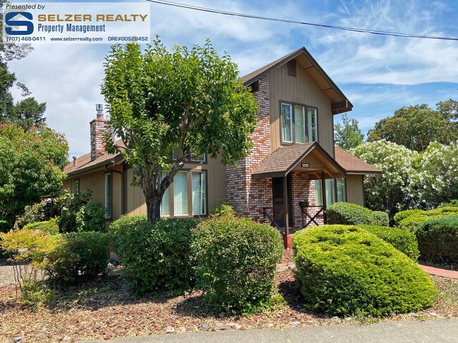 Primary Photo - Charming 2-story 2 bedroom home w/ bonus l...
