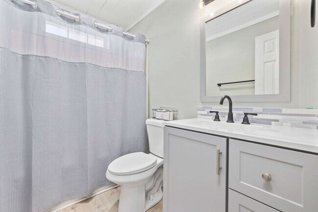 Building Photo - 430 Yaupon Ave