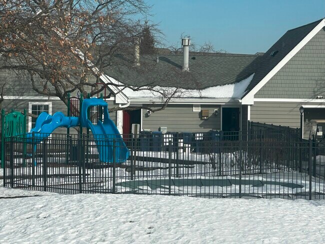 Building Photo - 608 Berkley Ct