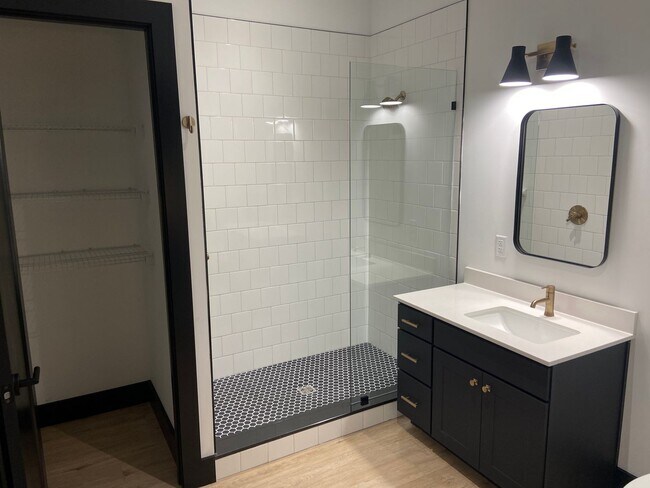 Building Photo - Fantastic one bedroom with balcony at Watermark in Easton