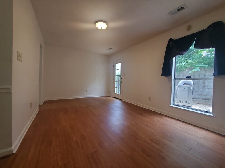 Building Photo - 1716 14th Ter S