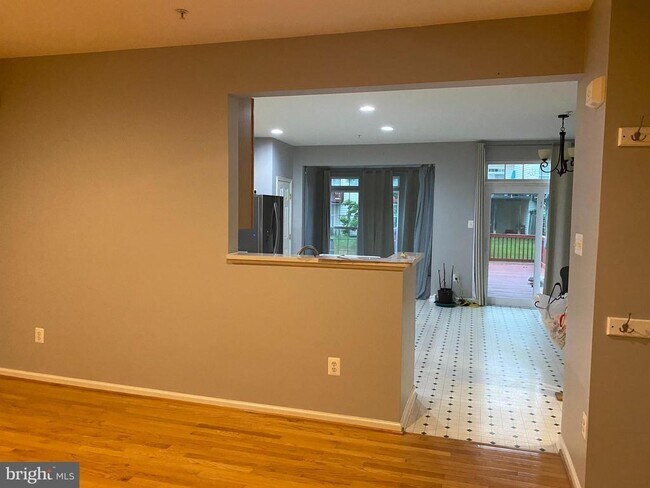 Building Photo - 2212 Barnet Ct