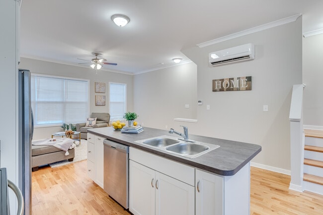 Building Photo - 53 Foal Ln