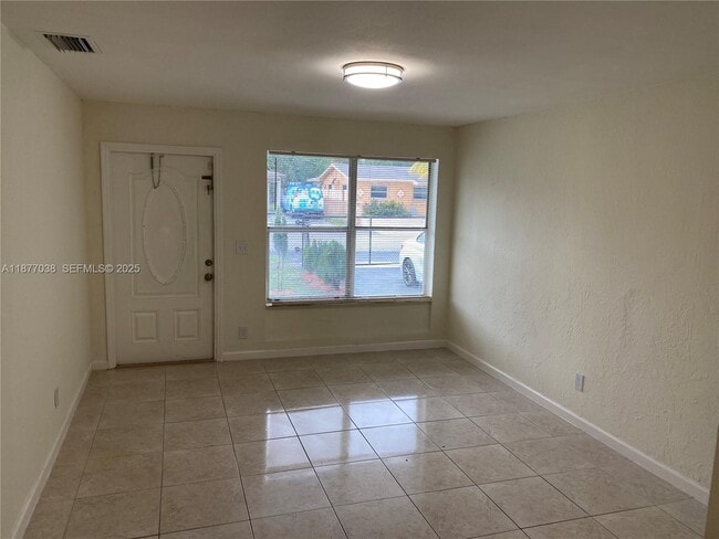 Building Photo - 1450 NW 31st Way