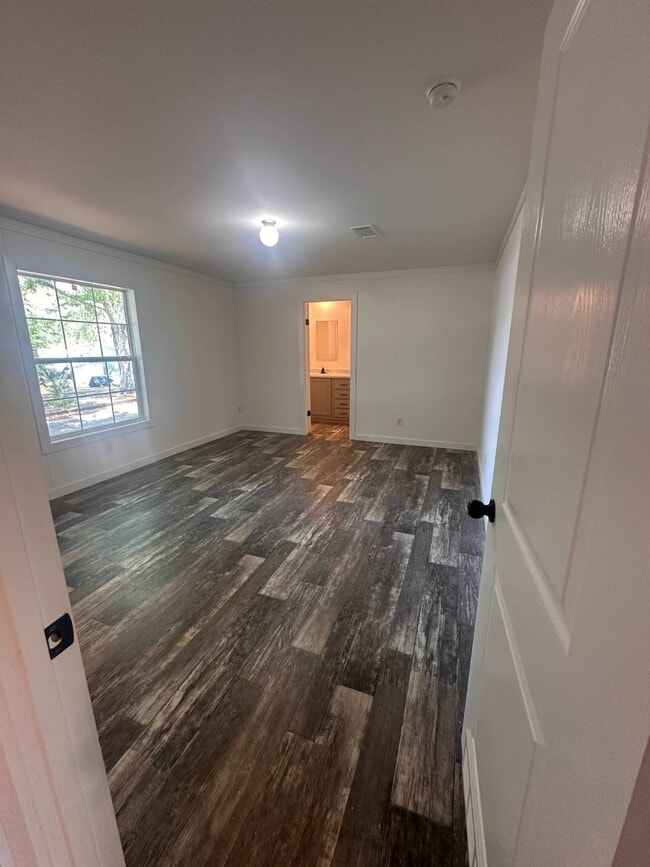 Building Photo - 7865 W Hwy 40