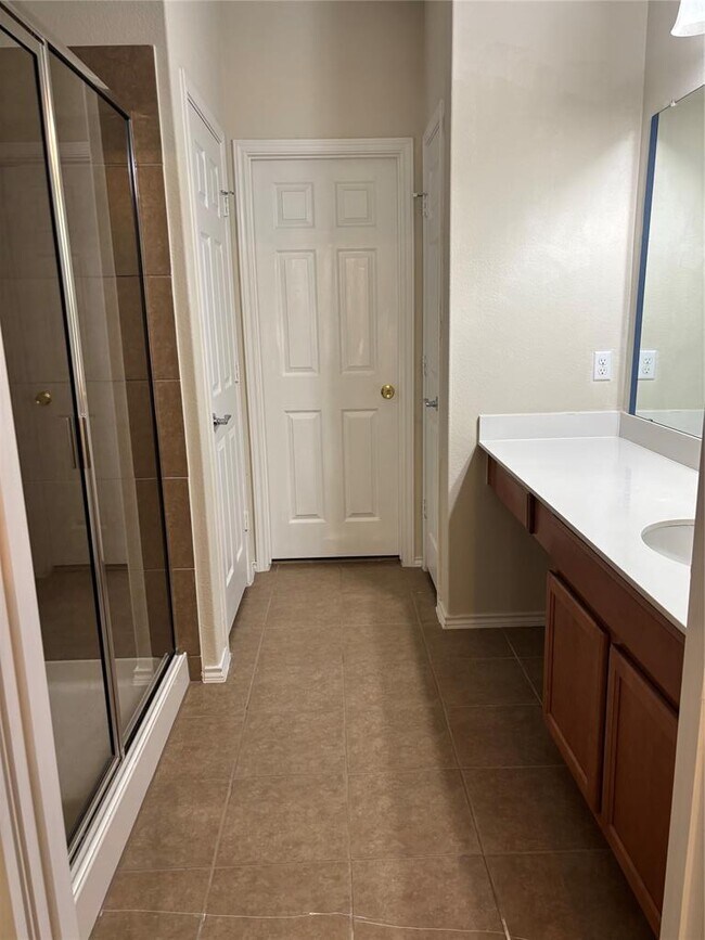 Building Photo - 9410 Privet Dr