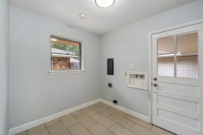 Building Photo - 5338 Rutherglenn Dr
