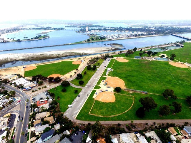 Building Photo - 4930 W Point Loma Blvd