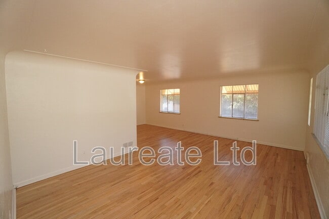 Building Photo - 5998 S Hill St