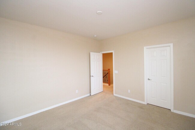 Building Photo - 3951 E Ravenswood Dr