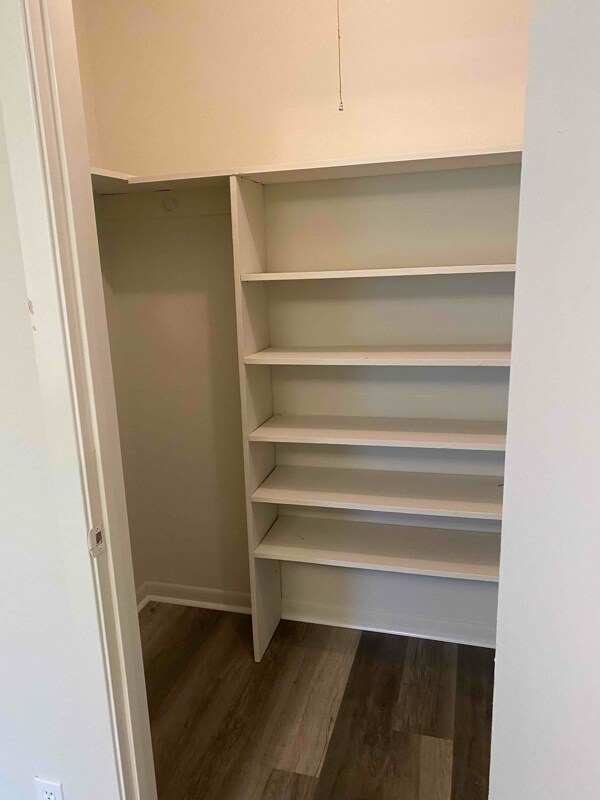 Building Photo - 209 Loesch Dr