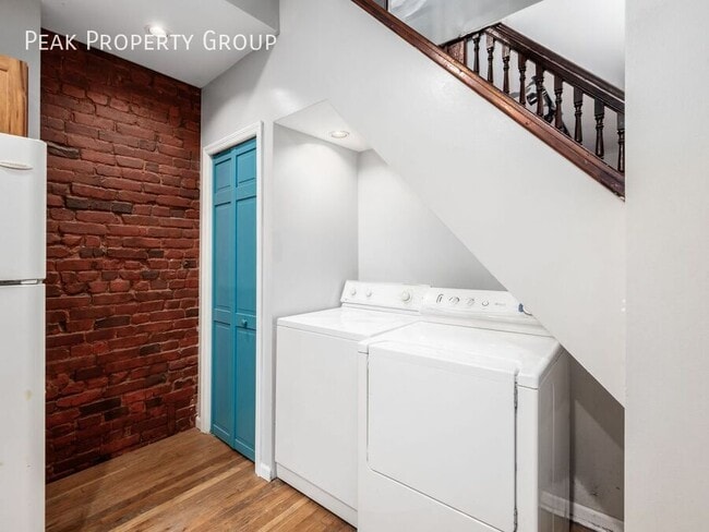 Building Photo - 1230 Indianola Ave