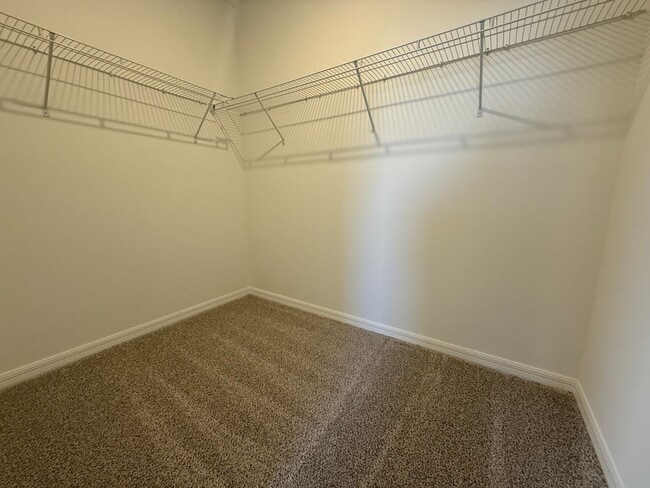 Building Photo - Stunning Eden Hills Home