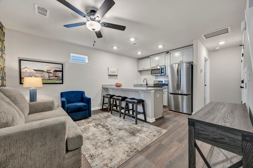 Building Photo - 1221 Pickens St