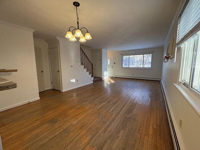 Building Photo - 3 Bedroom 2.5 Bathroom Townhome in Camp Hill!