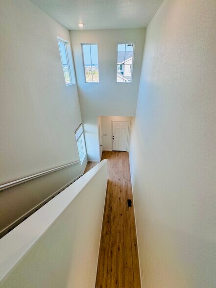 Building Photo - 8969 Spikerush Ct