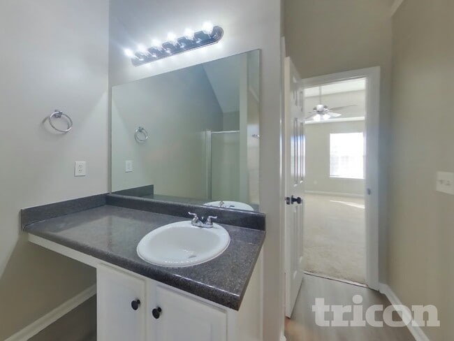 Building Photo - 4250 Donna Way