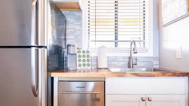 Building Photo - 2 Bedroom Condo - Ocean View - On the Boardwalk - Utilities Included!