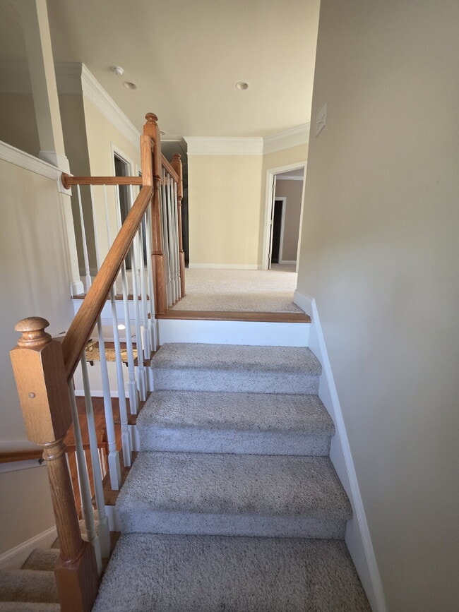 Building Photo - Spacious 4-Bedroom Home for Rent in Kings ...