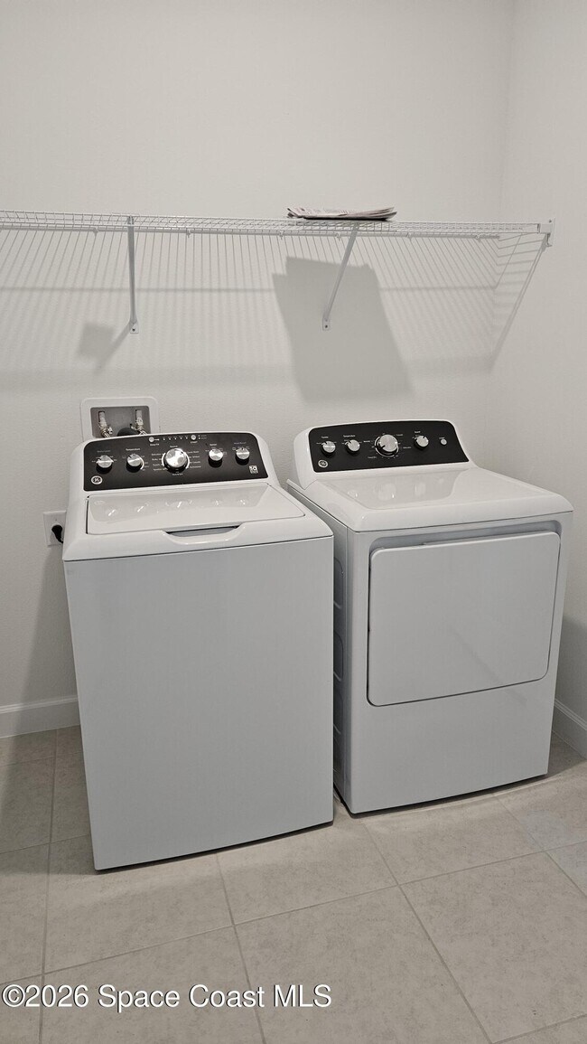 Building Photo - 1961 Marigold Trl NW