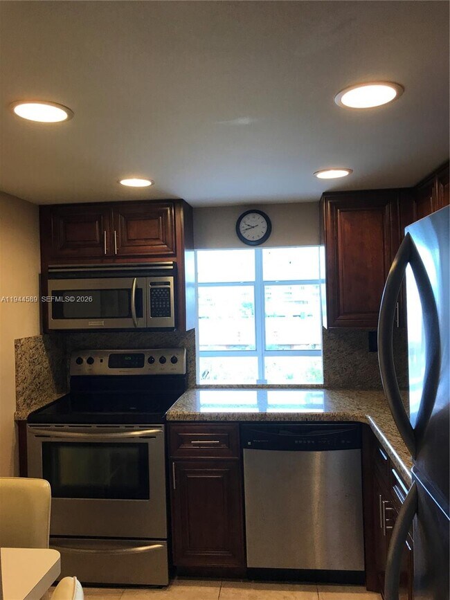 Building Photo - 210 172nd St