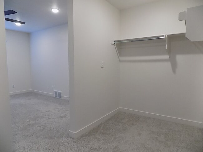 Building Photo - 63 E Hamblin Ln