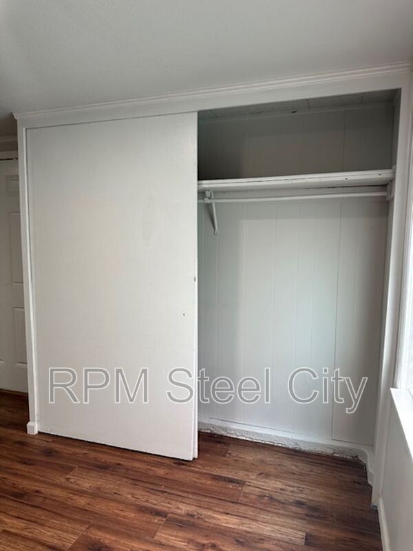 Building Photo - 2410 St Clair Ave.