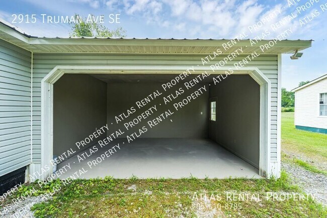 Building Photo - 2915 Truman Ave SE