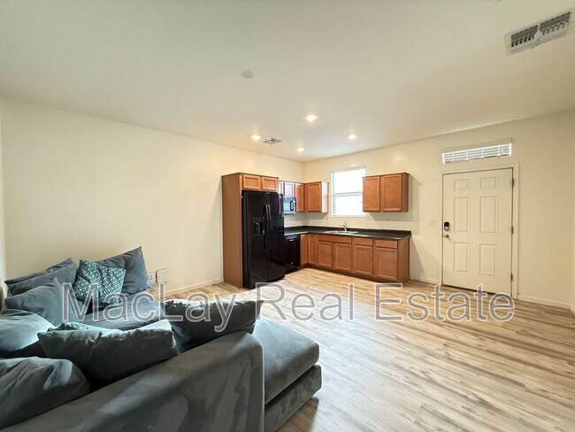 Building Photo - 2372 E Dust Devil Dr