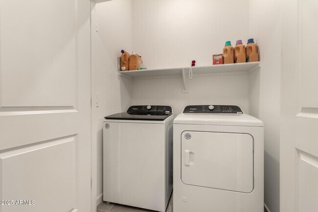 Building Photo - 3022 Hayden Rose Ave