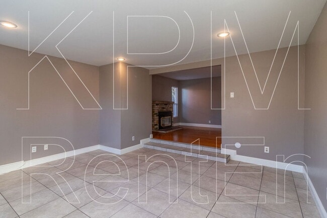Building Photo - 615 Garner Ln