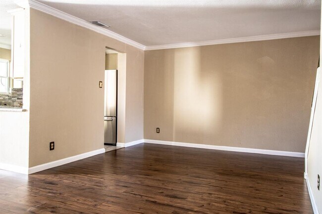 Building Photo - 14515 Wunderlich Dr